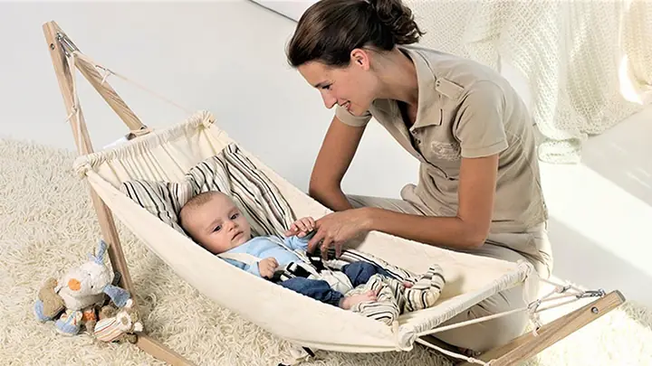 Trẻ Sơ Sinh Nằm Võng Điện: Lợi Ích, Rủi Ro Và Lưu Ý Quan Trọng Từ Chuyên Gia Trẻ Sơ Sinh Nằm Võng Điện: Lợi Ích, Rủi Ro Và Lưu Ý Quan Trọng Từ Chuyên Gia