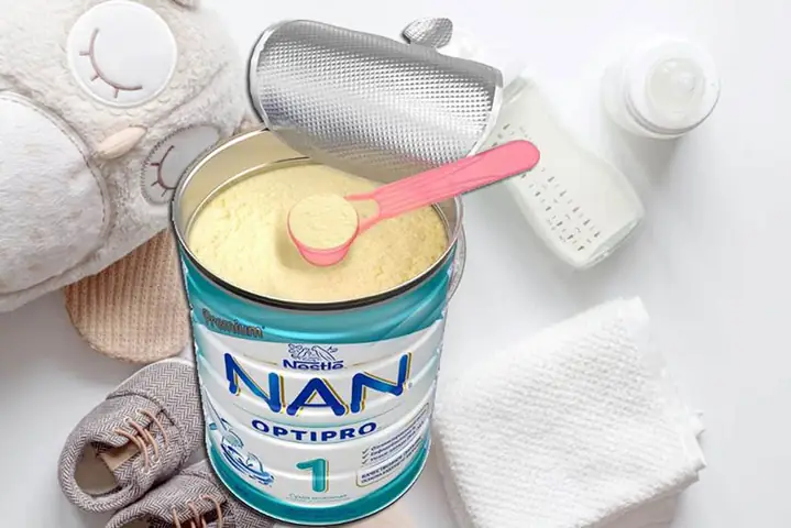 Bé Dưới 6 Tháng Tuổi Có Nên Đổi Sữa Công Thức Không? Hướng Dẫn Chi Tiết Từ A-z