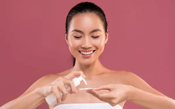 Không Trang Điểm Có Nên Tẩy Trang Không? Bí Quyết Chăm Sóc Da Sạch Sâu