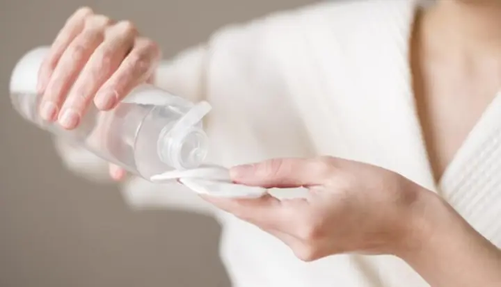 Không Trang Điểm Có Nên Tẩy Trang Không? Bí Quyết Chăm Sóc Da Sạch Sâu