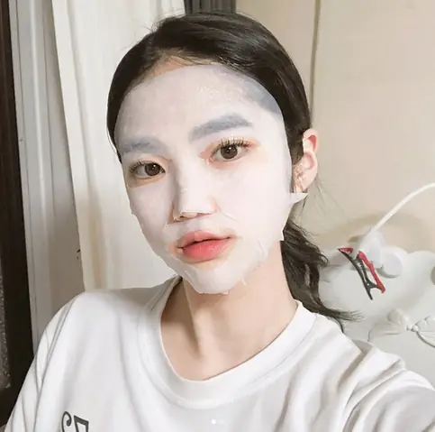 Nên Rửa Mặt Sau Khi Đắp Mặt Nạ: Sự Thật Và Cách Xử Lý Tinh Chất Dư Thừa Đúng Cách