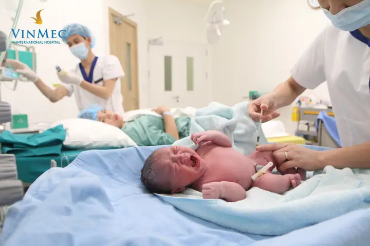 Có Nên Sinh Con Ở Vinmec? Đánh Giá Toàn Diện & Chi Phí