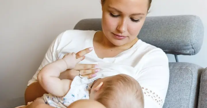 Có Nên Uống Trà Giảm Cân Khi Cho Con Bú: Lời Khuyên Từ Chuyên Gia An Toàn & Hiệu Quả Có Nên Uống Trà Giảm Cân Khi Cho Con Bú: Lời Khuyên Từ Chuyên Gia An Toàn & Hiệu Quả