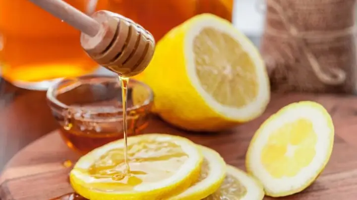 Khám Phá Công Dụng Tuyệt Vời Của Mật Ong Và Chanh Đối Với Sức Khỏe Và Làm Đẹp