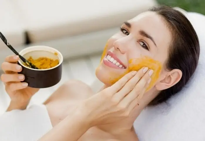 Công Thức Làm Trắng Da Từ Tinh Bột Nghệ: Bí Quyết Tự Nhiên Cho Làn Da Sáng Mịn