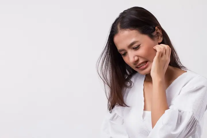 Đắp Nghệ Tươi Lên Mặt Có Tốt Không? Cách Sử Dụng An Toàn & Hiệu Quả