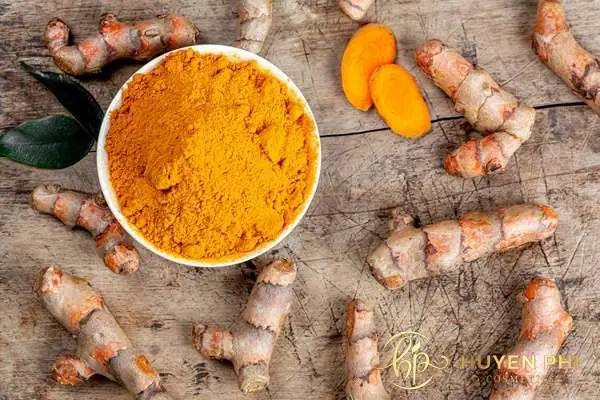 Đắp Nghệ Tươi Qua Đêm Được Không? Lợi Ích, Rủi Ro Và Cách Dùng Đúng