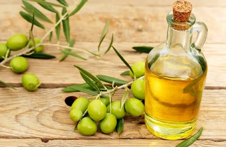 Dầu Oliu Và Mật Ong: Công Dụng Tuyệt Vời Cho Sức Khỏe Và Làm Đẹp Dầu Oliu Và Mật Ong: Công Dụng Tuyệt Vời Cho Sức Khỏe Và Làm Đẹp