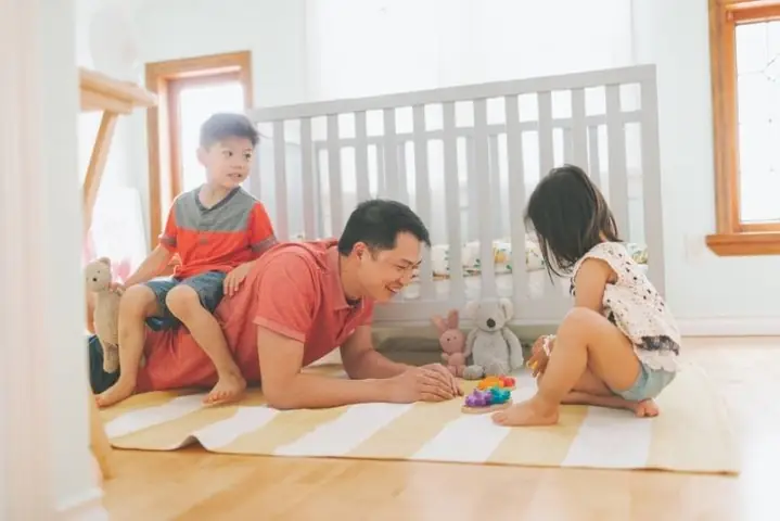 Bật Cơ Hội Ngôn Ngữ: Hướng Dẫn Toàn Diện Cách Dạy Trẻ Tự Kỷ Tập Nói Tại Nhà Bật Cơ Hội Ngôn Ngữ: Hướng Dẫn Toàn Diện Cách Dạy Trẻ Tự Kỷ Tập Nói Tại Nhà