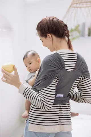 Địu Vải Cho Bé Sơ Sinh: Hướng Dẫn Chọn Lọc & Sử Dụng An Toàn, Êm Ái Địu Vải Cho Bé Sơ Sinh: Hướng Dẫn Chọn Lọc & Sử Dụng An Toàn, Êm Ái