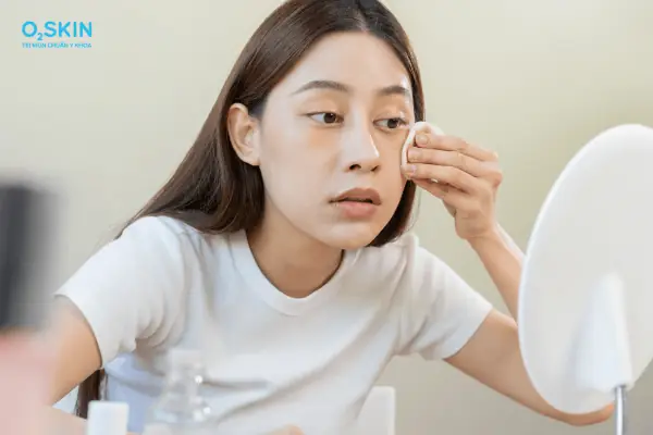 Dùng Nước Muối Sinh Lý Trị Mụn: Cách Đúng, Lưu Ý An Toàn Và Hiệu Quả