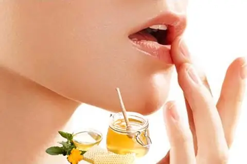 Bí Quyết Dưỡng Ẩm Môi Tại Nhà: 8+ Phương Pháp Tự Nhiên, Hiệu Quả Cho Làn Môi Mịn Màng
