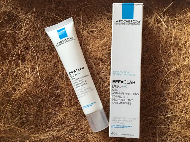 Hướng Dẫn Sử Dụng La Roche-posay Effaclar Duo+ Đúng Cách: Bí Quyết Trị Mụn Hiệu Quả & Giảm Thâm Hướng Dẫn Sử Dụng La Roche-posay Effaclar Duo+ Đúng Cách: Bí Quyết Trị Mụn Hiệu Quả & Giảm Thâm