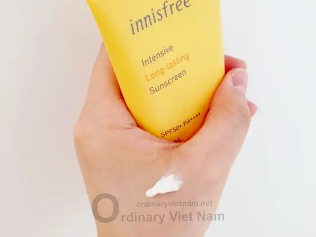 Kem Chống Nắng Innisfree: Vật Lý Hay Hóa Học? Phân Tích Chuyên Sâu & Lựa Chọn Tối Ưu