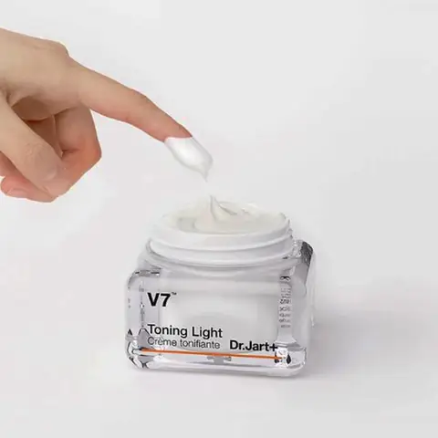 Kem Dưỡng Da V7 Hàn Quốc Dr.jart+: Nâng Tông, Dưỡng Trắng & Mờ Thâm Nám Hiệu Quả