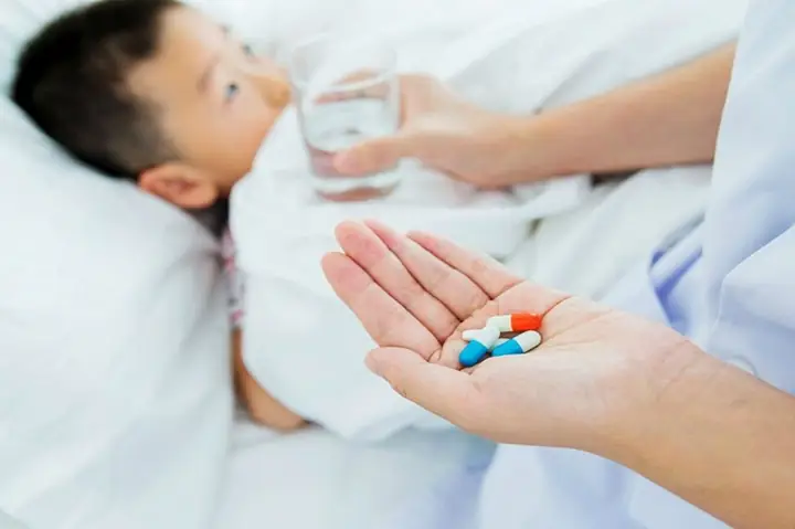 Khi Nào Trẻ Cần Uống Thuốc Hạ Sốt Và Cách Xử Lý An Toàn Theo Từng Độ Tuổi Khi Nào Trẻ Cần Uống Thuốc Hạ Sốt Và Cách Xử Lý An Toàn Theo Từng Độ Tuổi