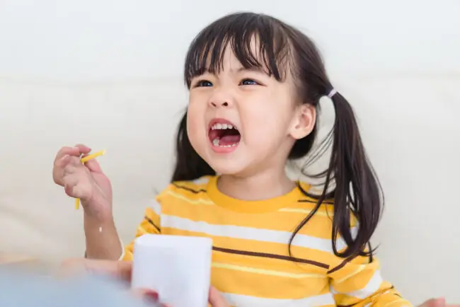 Làm Gì Khi Trẻ Lì Lợm: Phương Pháp Hiệu Quả Cho Phụ Huynh Bất Lực