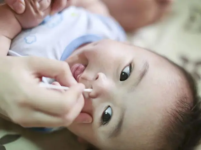Cách Lấy Gỉ Mũi Cho Trẻ Sơ Sinh An Toàn & Hiệu Quả Như Chuyên Gia