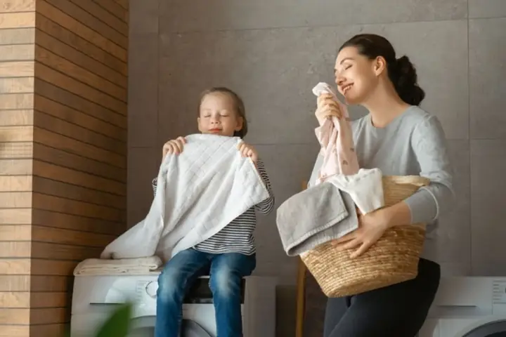 Bí Quyết Giữ Quần Áo Thơm Lâu Suốt Ngày Dài: Từ Cách Giặt Đến Mẹo Bảo Quản