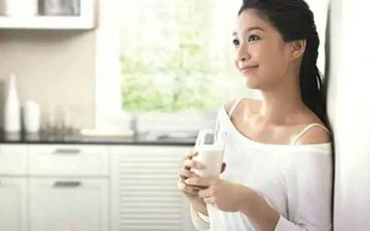 Sữa Đậu Nành Làm Trắng Da: Bí Quyết Tự Nhiên Hiệu Quả Cho Làn Da Sáng Mịn