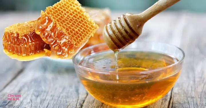 Lột Mụn Cám Bằng Mật Ong: Bí Quyết Dưỡng Da Sáng Mịn Tự Nhiên