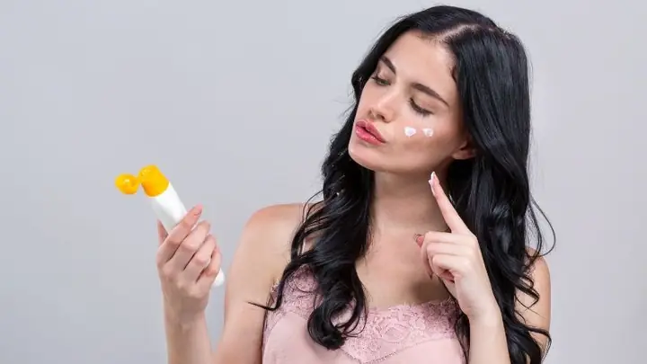 10+ Lưu Ý Quan Trọng Khi Sử Dụng Kem Chống Nắng Chuẩn Chuyên Gia Để Da Khỏe Đẹp 10+ Lưu Ý Quan Trọng Khi Sử Dụng Kem Chống Nắng Chuẩn Chuyên Gia Để Da Khỏe Đẹp
