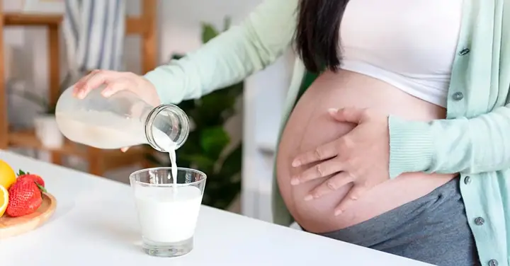 Bà Bầu 3 Tháng Đầu Có Nên Uống Sữa Tươi Không? Lợi Ích & Lưu Ý Quan Trọng