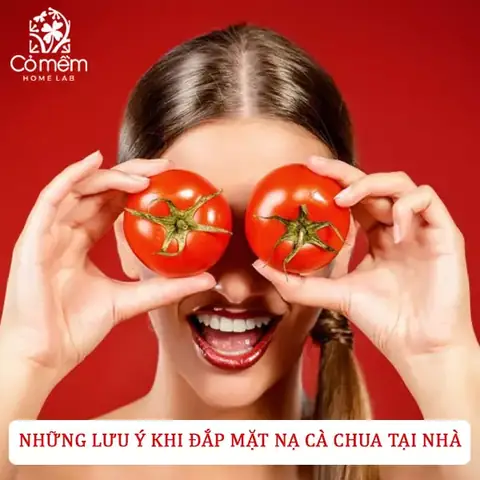 Mặt Nạ Cà Chua Tại Nhà: Công Thức Dưỡng Da Sáng Mịn, Giảm Mụn, Trị Thâm Hiệu Quả