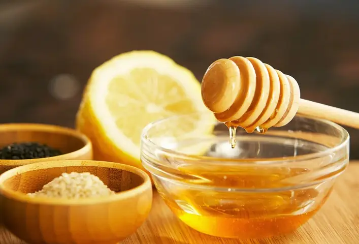 Mặt Nạ Khoai Tây Mật Ong: Công Thức Trắng Da, Mờ Thâm, Hết Mụn Hiệu Quả Tại Nhà