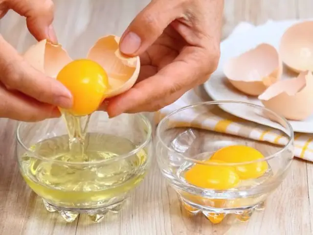 Mặt Nạ Mật Ong Lòng Trắng Trứng: Công Thức Tự Làm Da Sáng Mịn, Sạch Mụn Tại Nhà