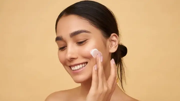 Đắp Mặt Nạ Sữa Chua Có Đường: Lợi Ích, Lưu Ý & Công Thức Hiệu Quả