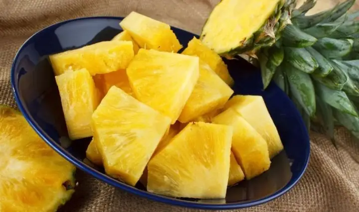 Mẹ Sau Sinh Ăn Dứa Được Không? Khi Nào Ăn An Toàn & Lợi Ích Bất Ngờ