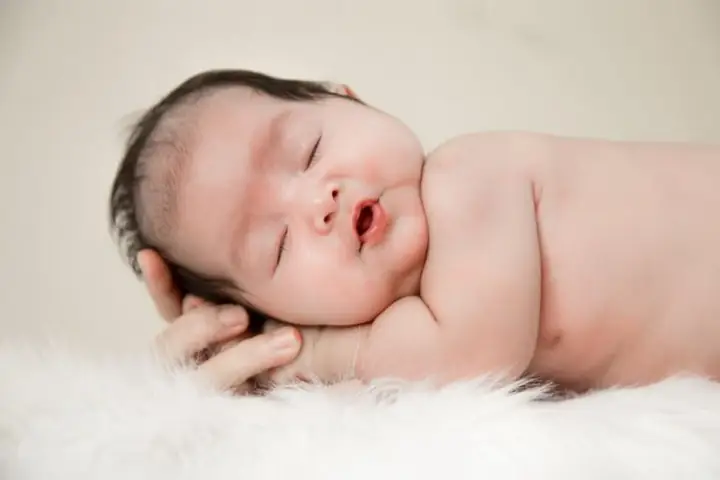 Mí Mắt Trẻ Sơ Sinh Nổi Gân Đỏ: Nguyên Nhân, Cách Xử Lý Và Khi Nào Cần Gặp Bác Sĩ