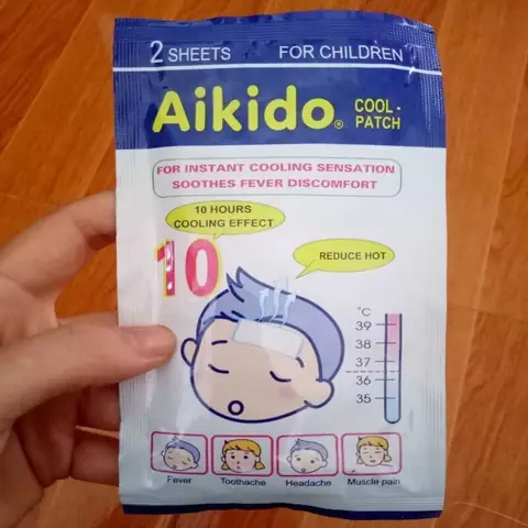 Miếng Dán Hạ Sốt Cho Bé Mấy Tháng Tuổi? Khi Nào Nên Dùng Và Cách Sử Dụng An Toàn