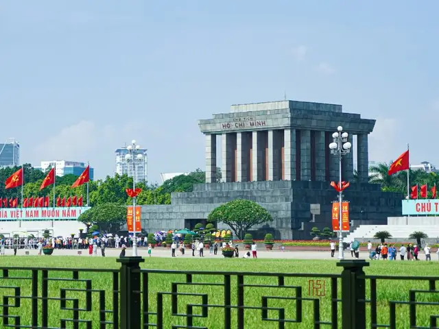 Mùng 2 Tháng 9 Hà Nội: Top 15+ Địa Điểm Vui Chơi Độc Đáo & Tiết Kiệm Nhất Mùng 2 Tháng 9 Hà Nội: Top 15+ Địa Điểm Vui Chơi Độc Đáo & Tiết Kiệm Nhất