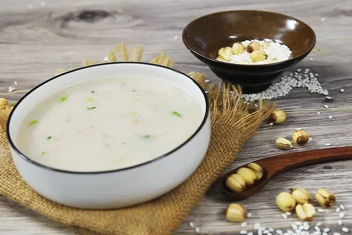 Cách Nấu Cháo Hạt Sen Cho Bé Ăn Dặm Thơm Ngon, Dễ Làm Tại Nhà Cách Nấu Cháo Hạt Sen Cho Bé Ăn Dặm Thơm Ngon, Dễ Làm Tại Nhà