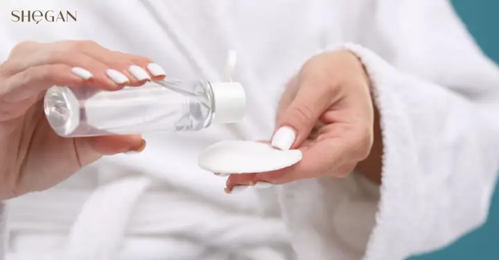 Nước Tẩy Trang Và Nước Hoa Hồng: Nên Dùng Loại Nào Để Chăm Sóc Da Đúng Cách?