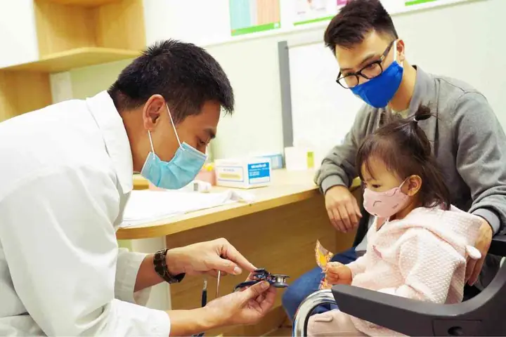 Nên Khám Nhi Đồng 1 Hay 2? So Sánh Chi Tiết Cho Cha Mẹ Lựa Chọn Tốt Nhất Nên Khám Nhi Đồng 1 Hay 2? So Sánh Chi Tiết Cho Cha Mẹ Lựa Chọn Tốt Nhất