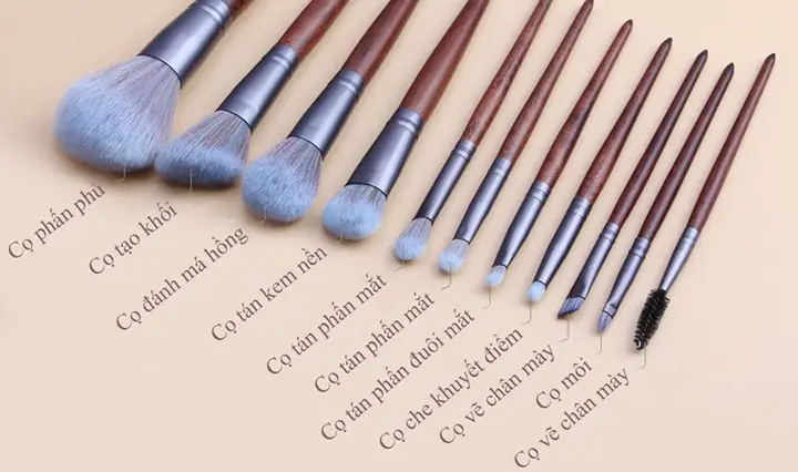 Nên Mua Bộ Cọ Trang Điểm Nào Tốt Nhất: Hướng Dẫn Chọn Lựa Cho Mọi Đối Tượng Nên Mua Bộ Cọ Trang Điểm Nào Tốt Nhất: Hướng Dẫn Chọn Lựa Cho Mọi Đối Tượng