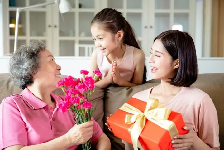 Ngày Của Mẹ Nên Làm Gì? 101+ Ý Tưởng Tri Ân & Món Quà Ý Nghĩa Ngày Của Mẹ Nên Làm Gì? 101+ Ý Tưởng Tri Ân & Món Quà Ý Nghĩa