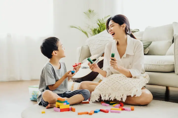 Bí Quyết Vàng: Nghệ Thuật Làm Bạn Cùng Con, Đồng Hành Tinh Tế Mà Cha Mẹ Nên Biết