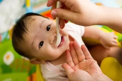 10 Nguyên Nhân Khiến Trẻ 6 Tháng Biếng Ăn & Cách Xử Lý Hiệu Quả