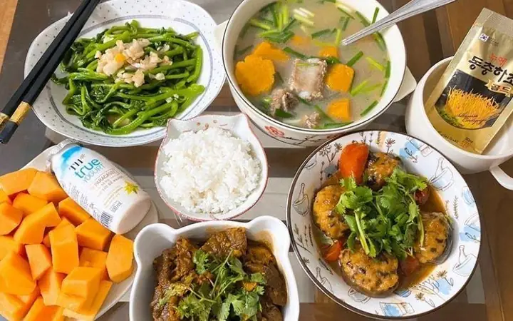 Chế Độ Ăn Kiêng Cho Mẹ Bỉm Sữa: Những Món Ăn Ngon, Lợi Sữa Và Dễ Tiêu Hóa