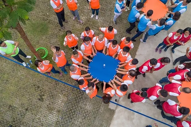 Những Trò Chơi Sinh Hoạt Tập Thể Vui Nhộn: Bí Quyết Kết Nối & Cười Sảng Khoái