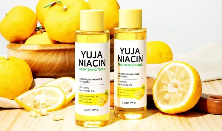 Nước Hoa Hồng Là Toner Hay Lotion: Giải Mã Sự Khác Biệt Và Lựa Chọn Tối Ưu Cho Làn Da