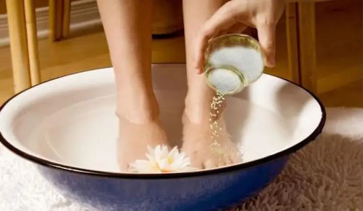 Nước Muối Ngâm Chân: Tác Dụng Thần Kỳ Cho Sức Khỏe Và Cách Thực Hiện Hiệu Quả