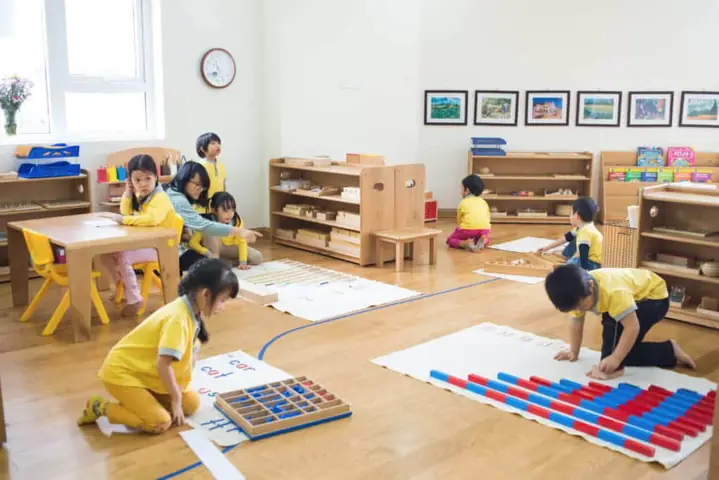Phương Pháp Montessori Là Gì? Cẩm Nang Toàn Diện Cho Phụ Huynh