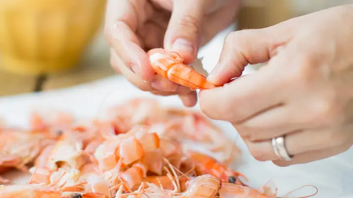 Sinh Mổ Bao Lâu Thì Ăn Được Tôm? Lợi Ích Và Lưu Ý Cho Mẹ Sau Sinh
