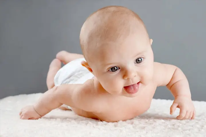 Sự Phát Triển Toàn Diện Của Bé 4 Tháng Tuổi: Dấu Mốc Quan Trọng & Cách Chăm Sóc Chuẩn