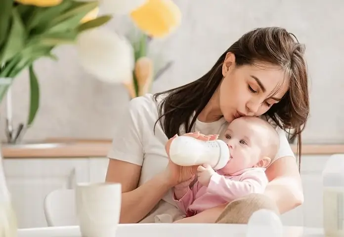 7+ Bí Quyết Vàng Tập Cho Bé 6 Tháng Bú Bình Tự Nguyện & Khỏe Mạnh